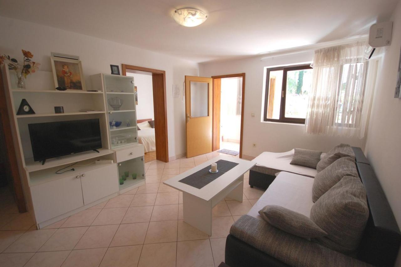 Apartments Daidzic By El-Pi Tours Njivice Esterno foto