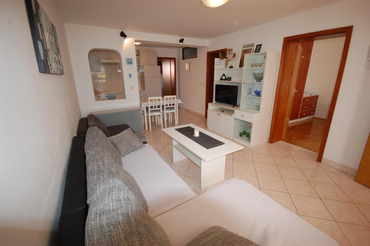 Apartments Daidzic By El-Pi Tours Njivice Esterno foto